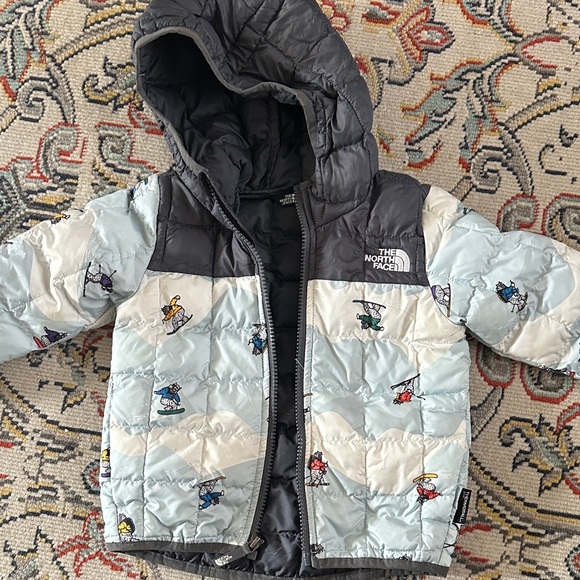 The North Face Other - The North Face Kids' Gray and White Patterned Jacket
